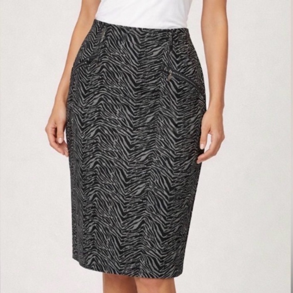 Alfani pencil skirt jersey stretch black gray patterned Size 8